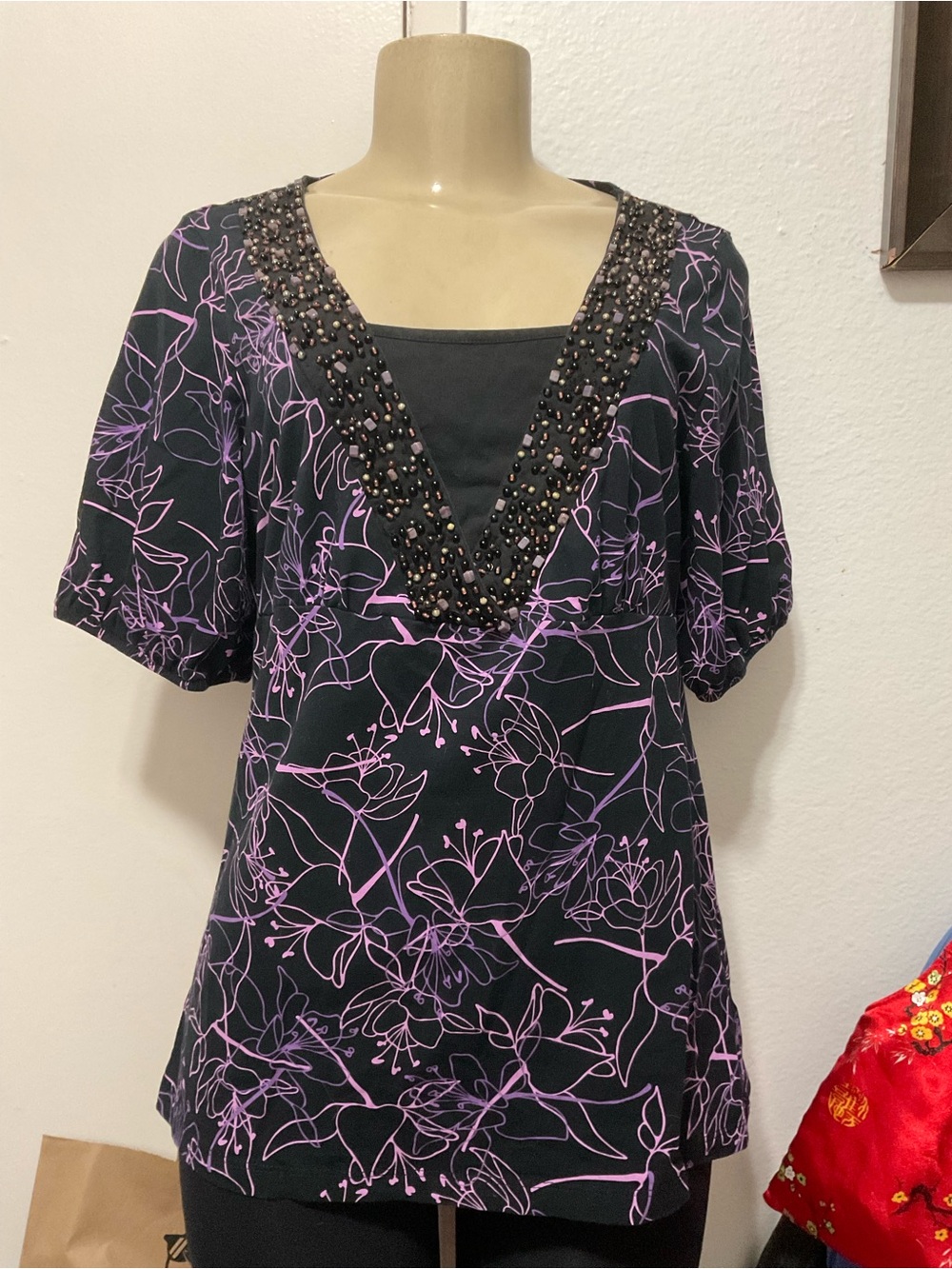 Style & CO women’s Y2K 2000s Beaded Floral black & purple Print Top size L